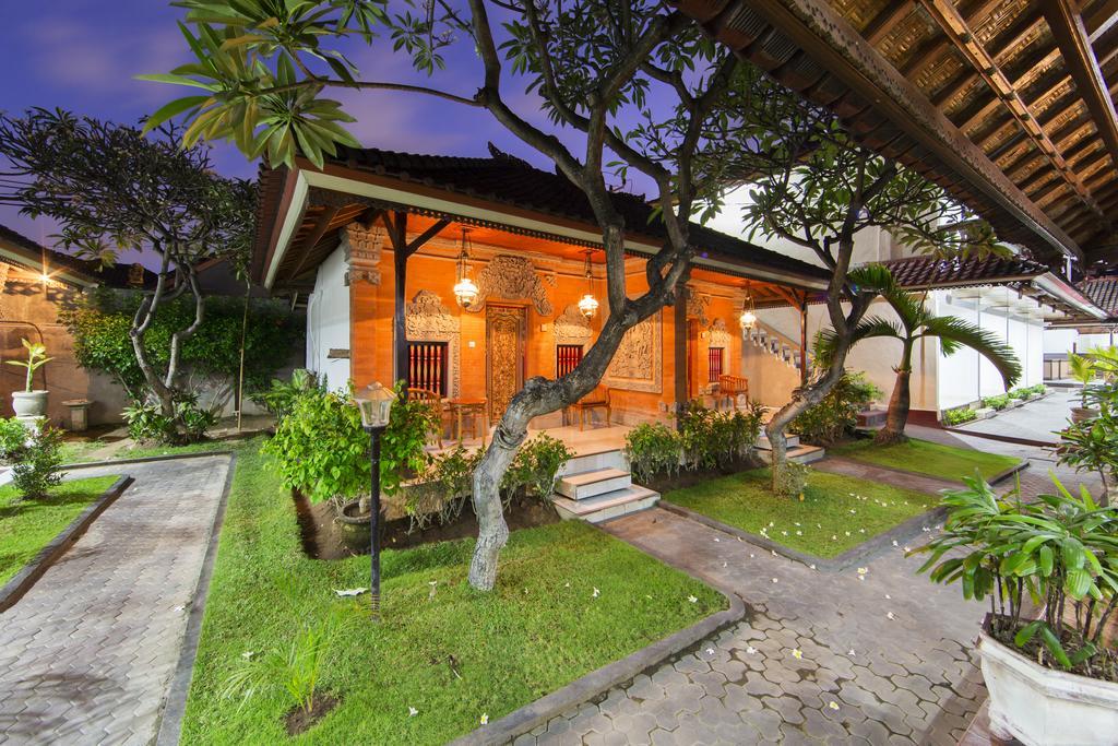 Отель Surya Tropical Kuta Кута Экстерьер фото
