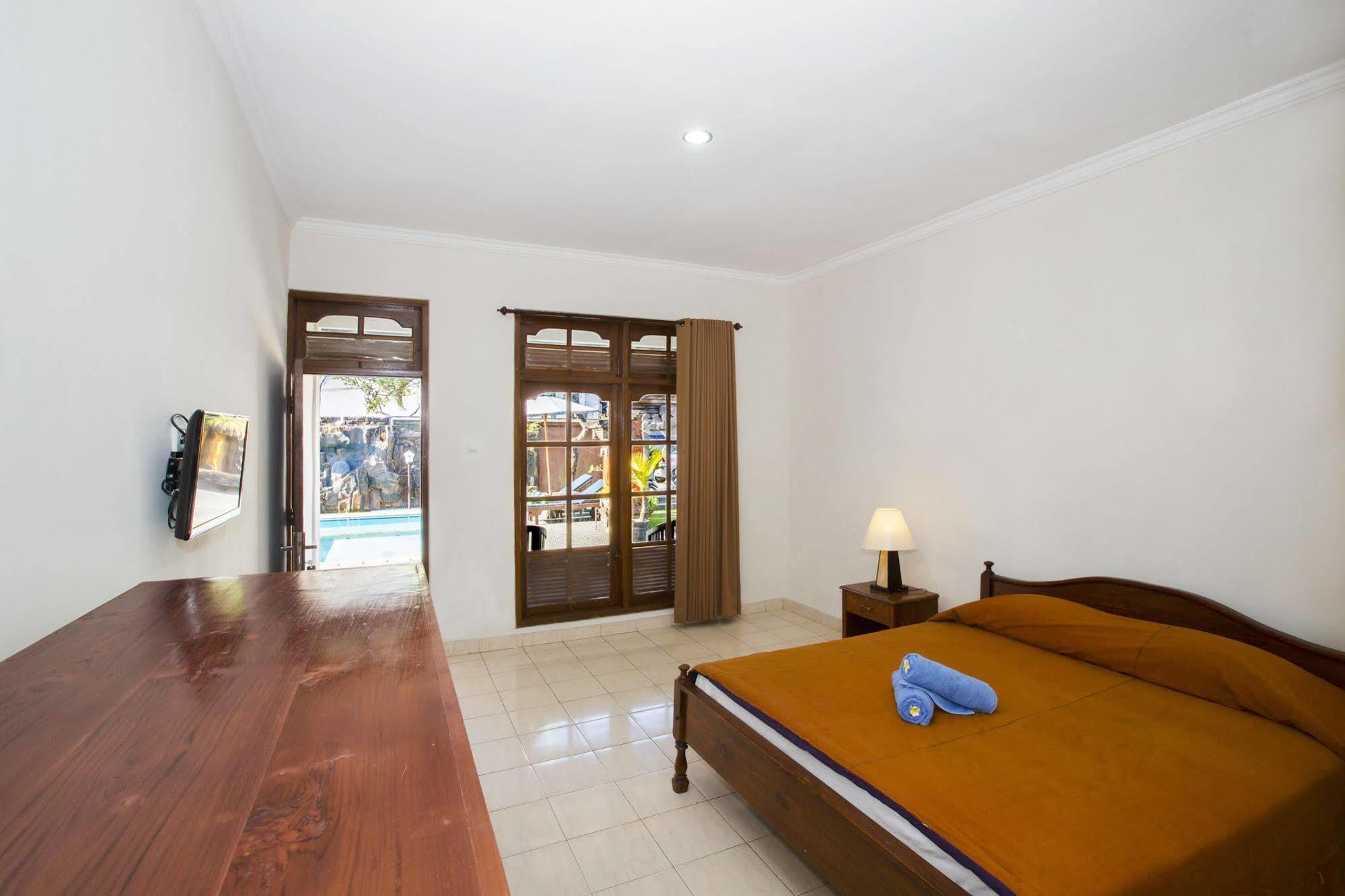 Отель Surya Tropical Kuta Кута Экстерьер фото